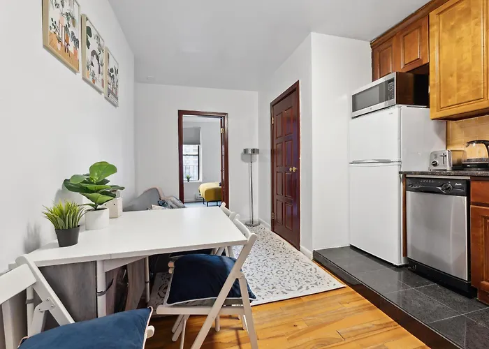 Prime Manhattan Location Family Friendly 2Br